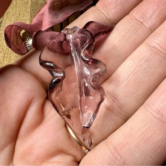 Handcrafted Artisan created leaf pendant. - Picture 12 of 16